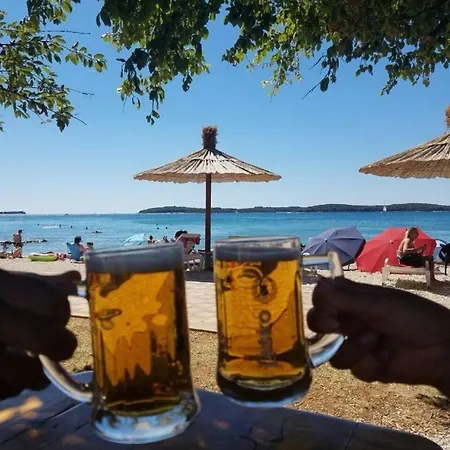 Ferienwohnung In Pula Mit Grill, Terrasse Und Garten * Fazana