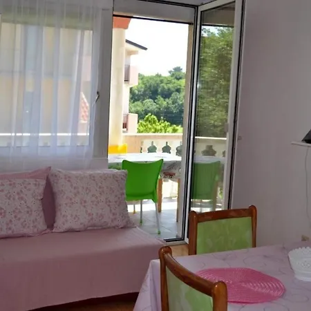 Ferienwohnung In Pula Mit Grill, Terrasse Und Garten Apartment *